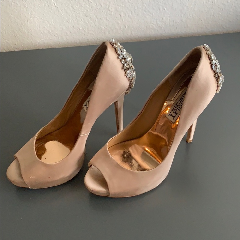 Badgley Mischka Nude Heels!